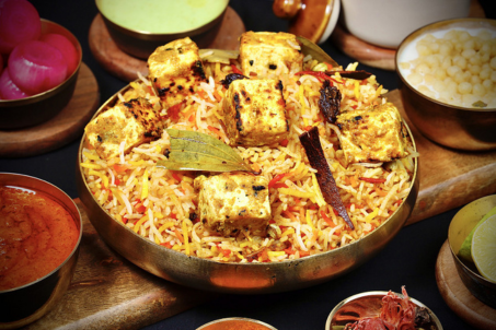Paneer Tikka Dum Biryani Bucket (2500ml)